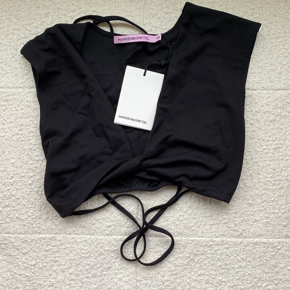 NWT - Hansen and Gretel Whitaker Top Black - Picture 6 of 8